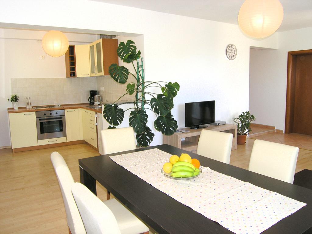 Apartments Dagmar Крк Экстерьер фото