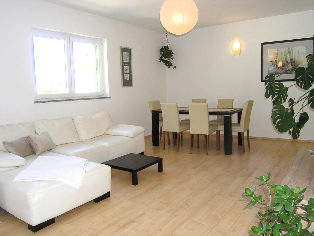 Apartments Dagmar Крк Экстерьер фото